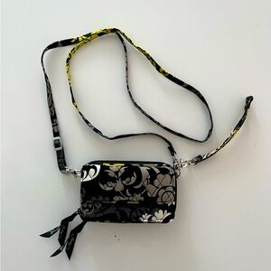 Vera‎ Bradley - Retired Baroque black/white/yellow pattern - wristlet/crossbody